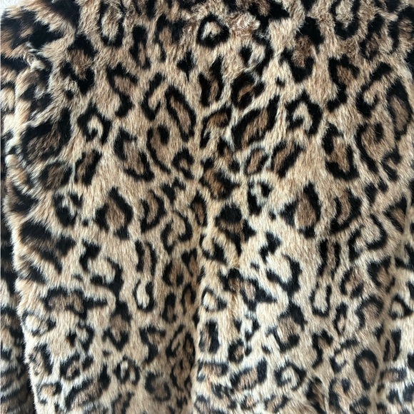 Forever 21 Faux Fur Leopard Print Jacket - Picture 6 of 8